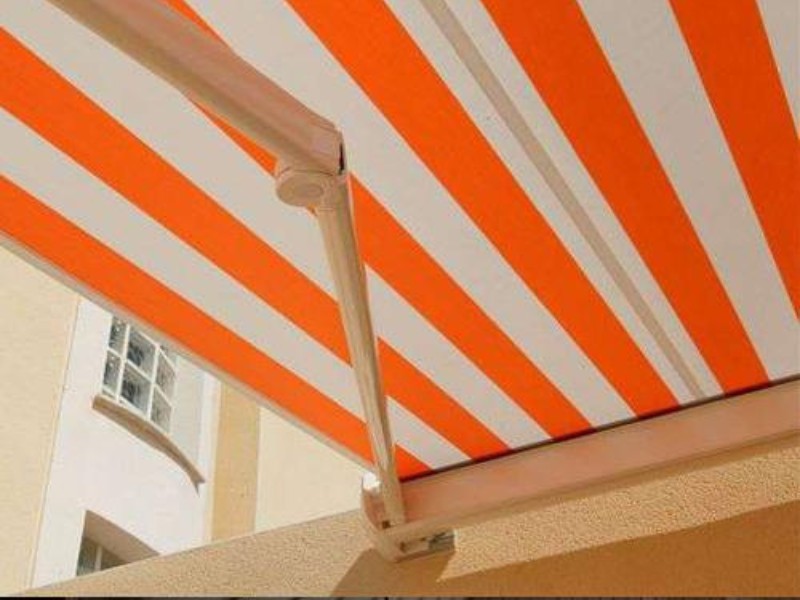 Instalación toldo cofre premium Sant Cugat. Persianas Domésticas.