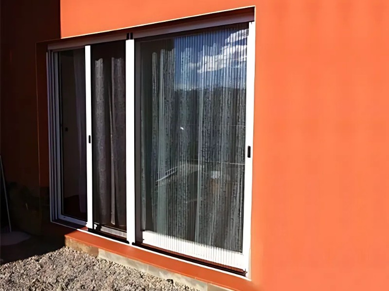 Venta, reparación e instalación de mosquiteras plisadas en Sant Cugat. Persianas Domésticas.